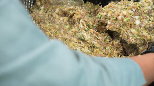 Mixing ingredients for dumpling filling