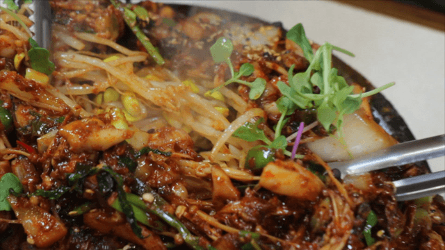 Spicy cod stew with bean sprouts