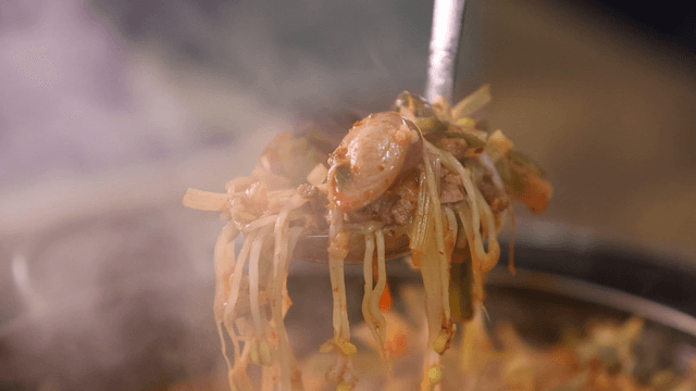 Budaejjigae with bean sprouts and vegetables
